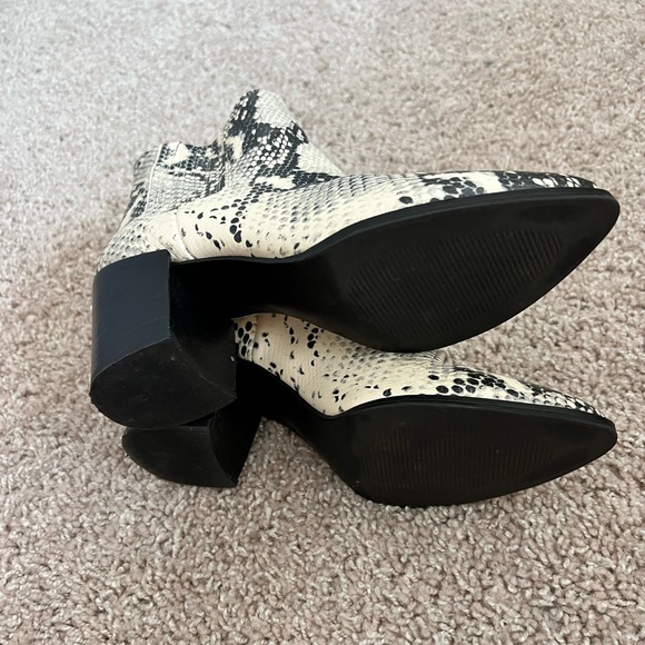 Steve Madden snakeskin bootie - Picture 4 of 4